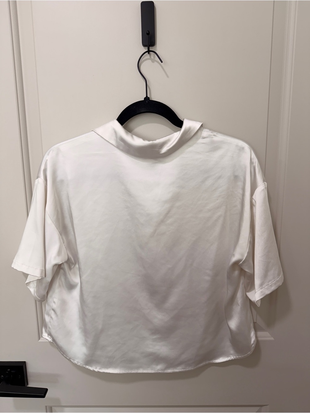 Gianni Bini Ivory Satin Button-Down Boxy Top - Picture 4 of 5